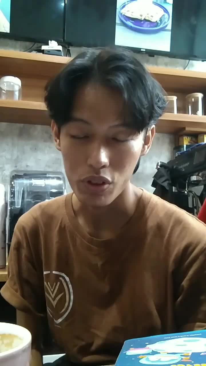 IDOL_XIII MAULANA ABDILAH 20 JAKARTA BARAT TALKING TO THE MOON