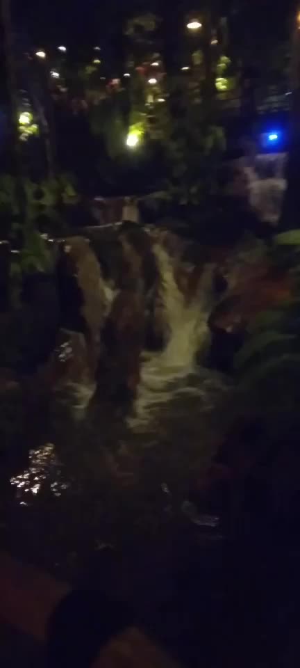 air terjun malam hari indah menyejukan