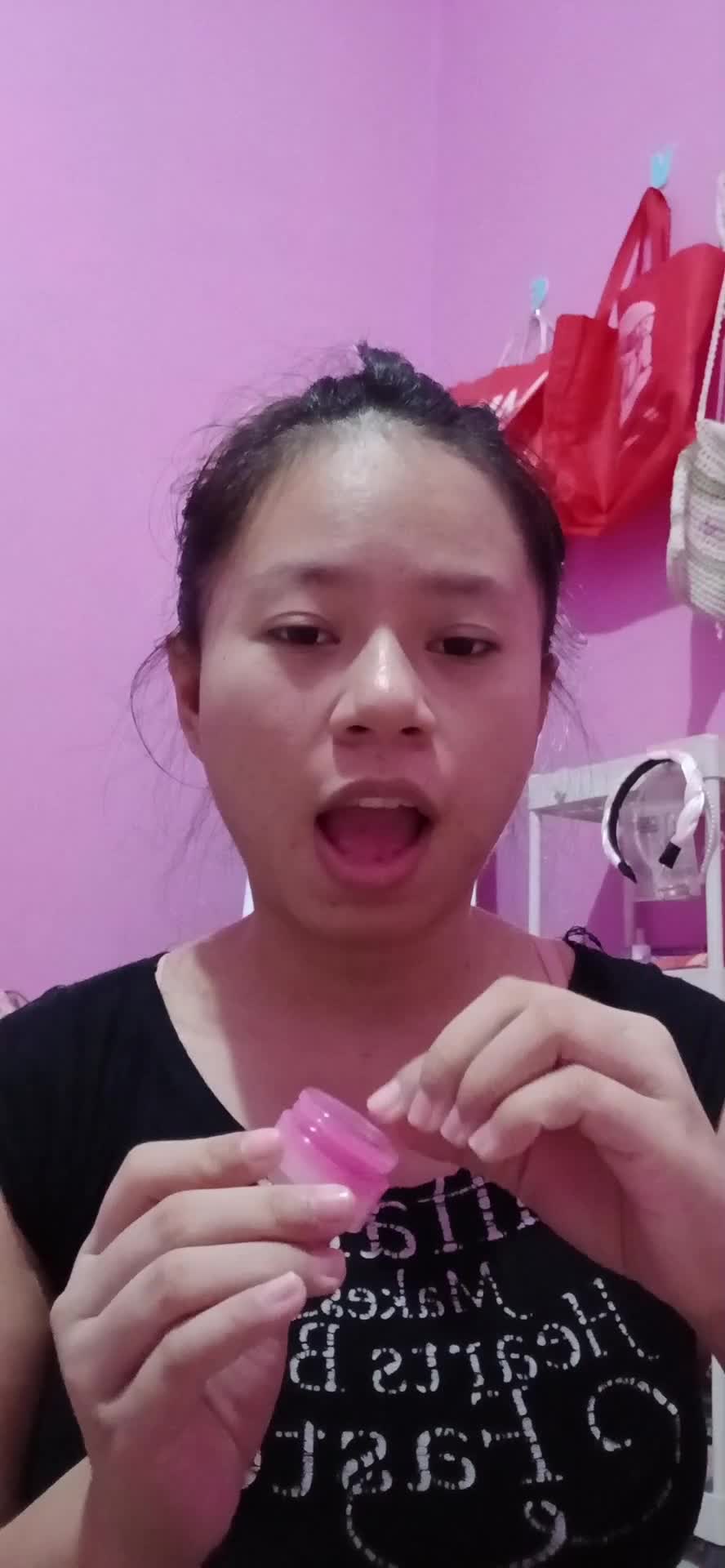 auto bibir #pink banget ini mahhh #kissable #lipserum #lipcare 
