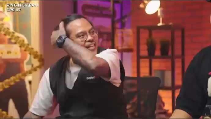 KUBURAN DISEGEL🤣
 #comedy  #layarkomedi 