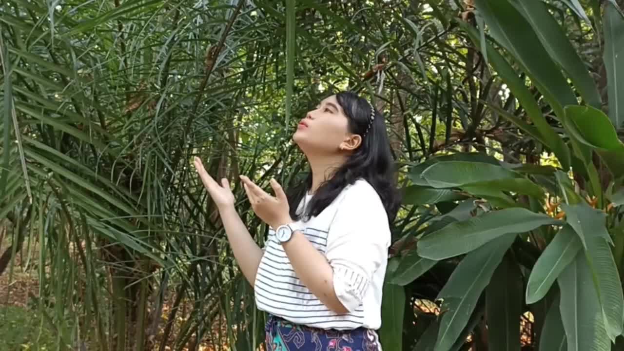 Nita Simorangkir - Jadikan Hidupku Berarti (Official Music Video) (Cipt.Masdin Purba)
