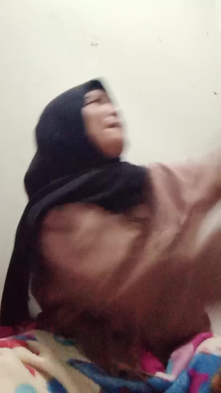 Jatohnya kayak main layangan...