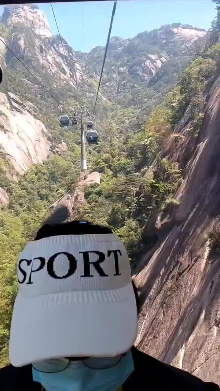 Penampakan kereta terbang 😲🚀 
#nextvideobarulive  #HOTvideo #fypage  #fypシ゚viral  #fypシ  #shortplus #shorts  #videoshort 