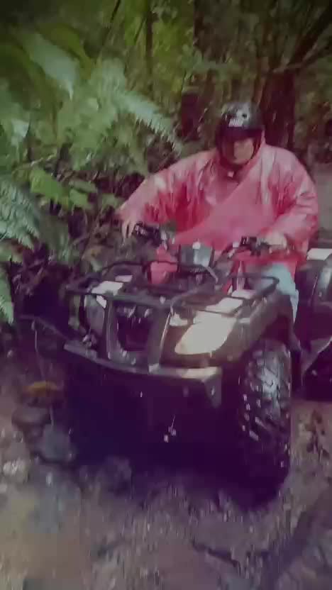 glamping + ATV wihhh enak banget langsung ke glamping cisarua bogor gua di Levi camp tempatnya asri adem pohon semua.    #creative