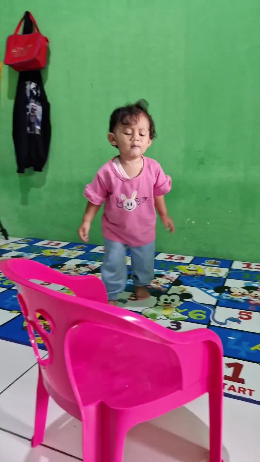 dde hasna pengen main diluar tapi ujan😁
 #RCTIPlus  #RCTIPlus 