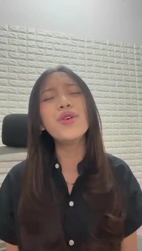 IDOL_XIII AMANDA MAREN 18 TAHUN SEMARANG ON BENDED KNEE