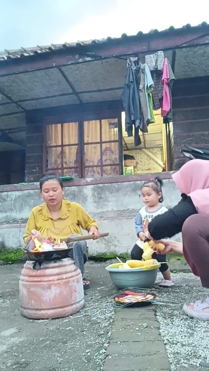 tutorial menyalakan arang untuk bakar jagung
 #Viral 