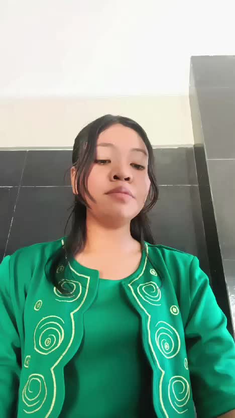 IDOL_XIV Ria mawar saren br manalu 16 tahun pekanbaru Dangerously