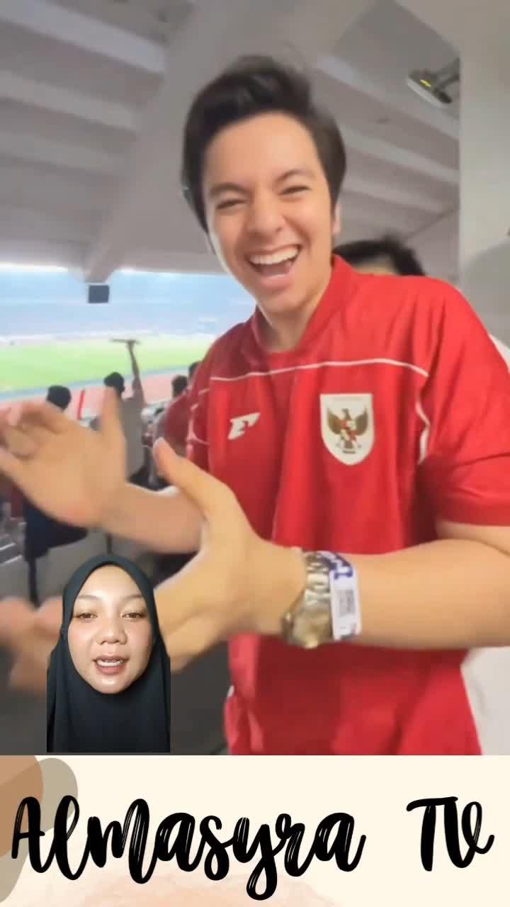 pengantin baru nonton bola