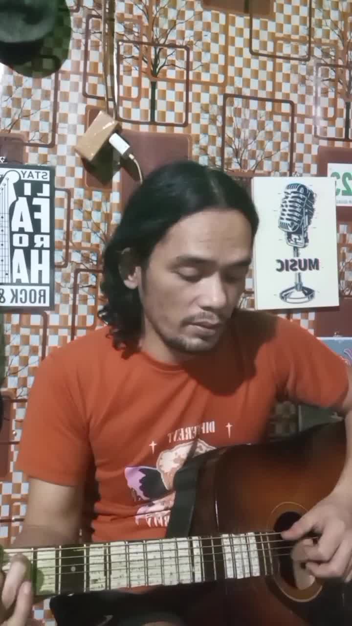 TJL 57 Yang tau judul lagunya silahkan tulis di kolom komentar iya, like dan follow, thank you. #coversongchallenge  #showmeyourvoice  #show