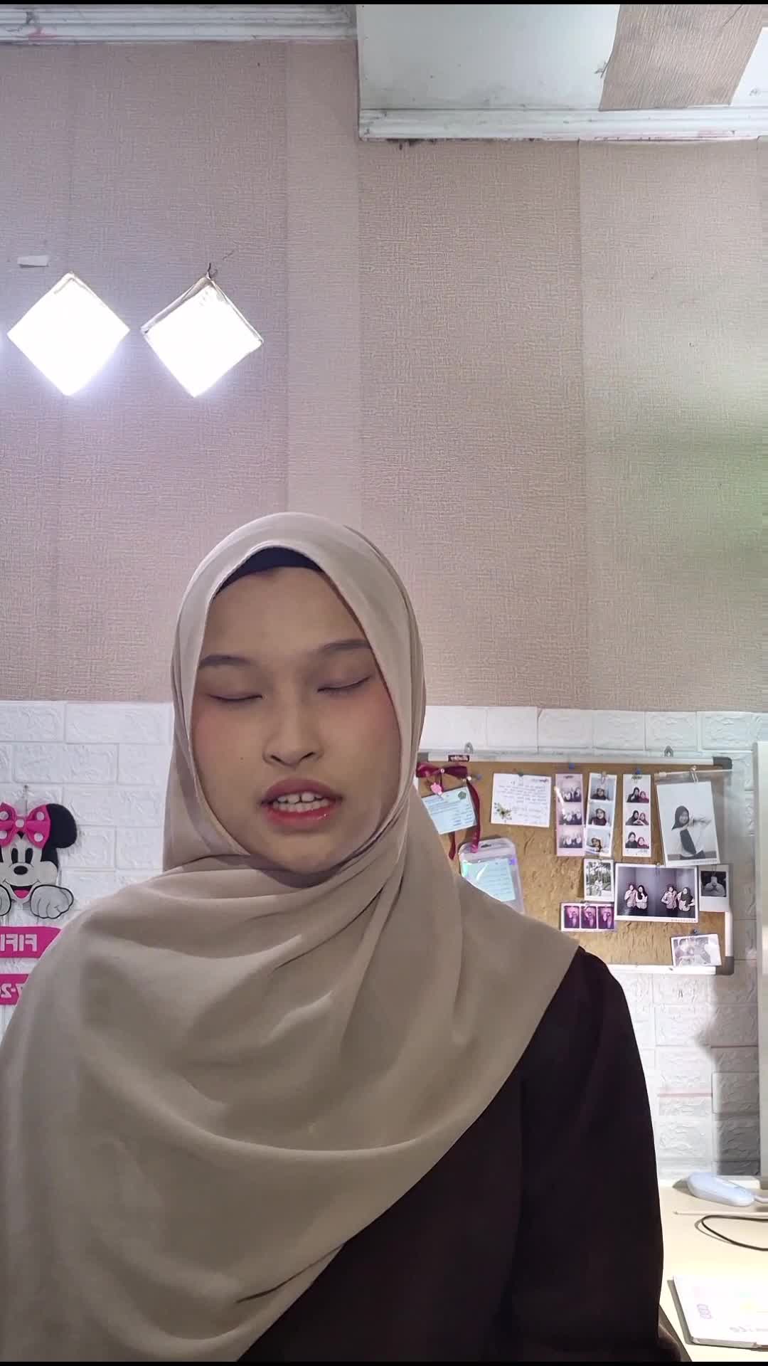 IDOL XIV NUR HASYBIYYAH AZZAAHIDAH 18TAHUN KOTA DEPOK KU INGIN PISAH