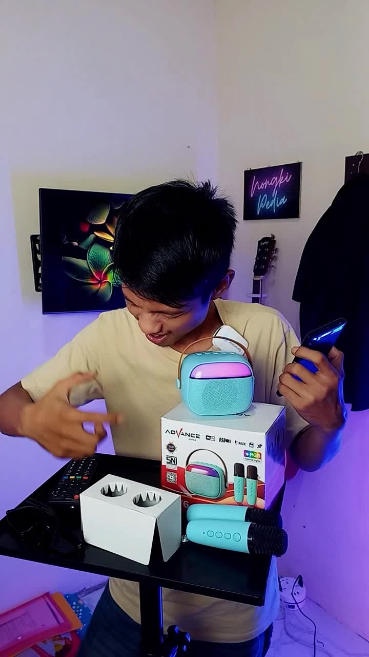 Buat kalian yang lagi cari hiburan coba pake ini