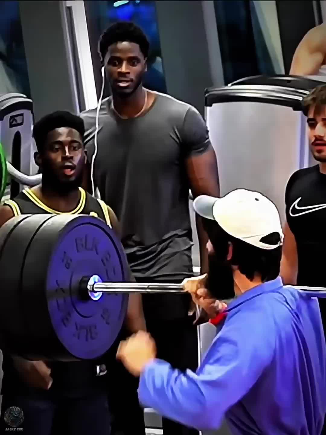 Funny start, wild finish #fyp #frank #anatolyprank #anatoly #gym #troll #gymmotivation #foryoupage