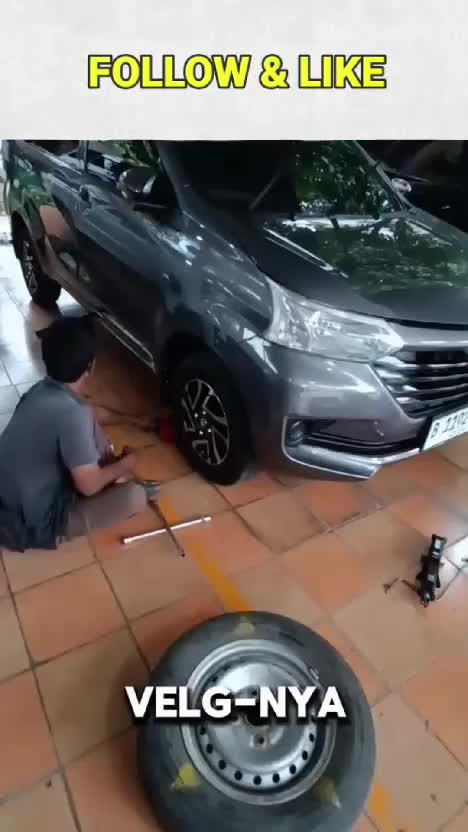 PROSES PEMASANGAN BAN DAN VELG BARU AVANZA MODIFIKASI TIPE G🔥
#modifikasi #mobilbekas #RCTIPlus 
#HOTrctiplus #xyusupxs #fyp 