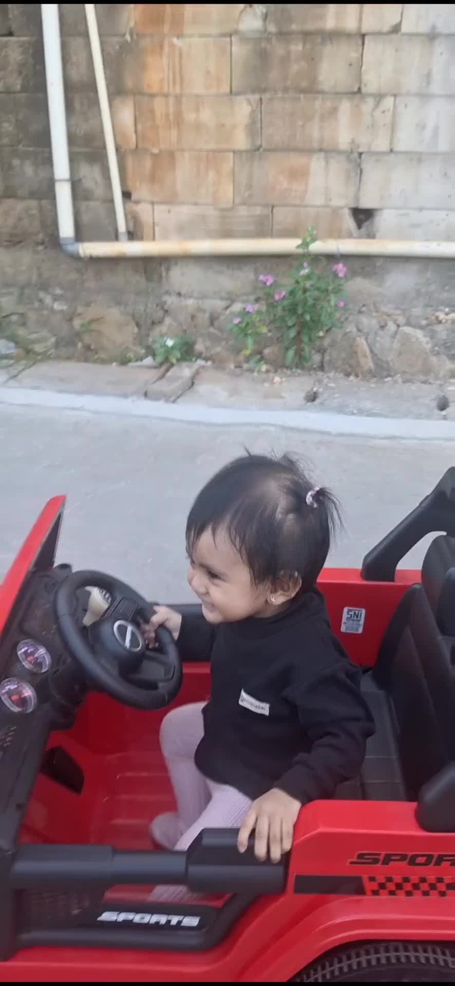 Jalan Jalan sore dulu pake rubicon 😂😂


#baby #jalanjalansore #video #reel #rubicon #fyp #video #fypシ #fypシ゚viral 