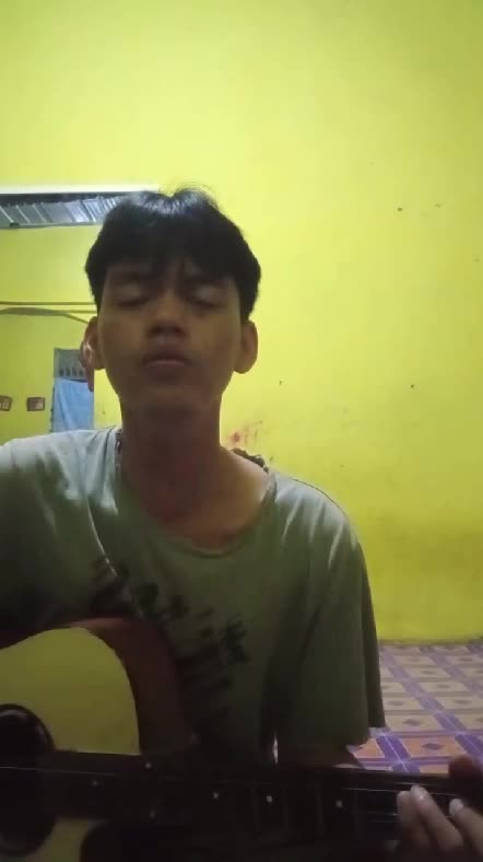 IDOL_XIII FRENGKI 23 TAHUN JAMBI MENEPI NGATMOMBILUNG 