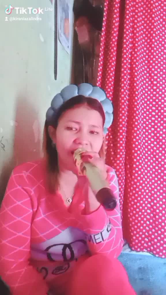 nama Linda wahyuni  asal Padang usia 34 lagu #onlineauditionkdi2025