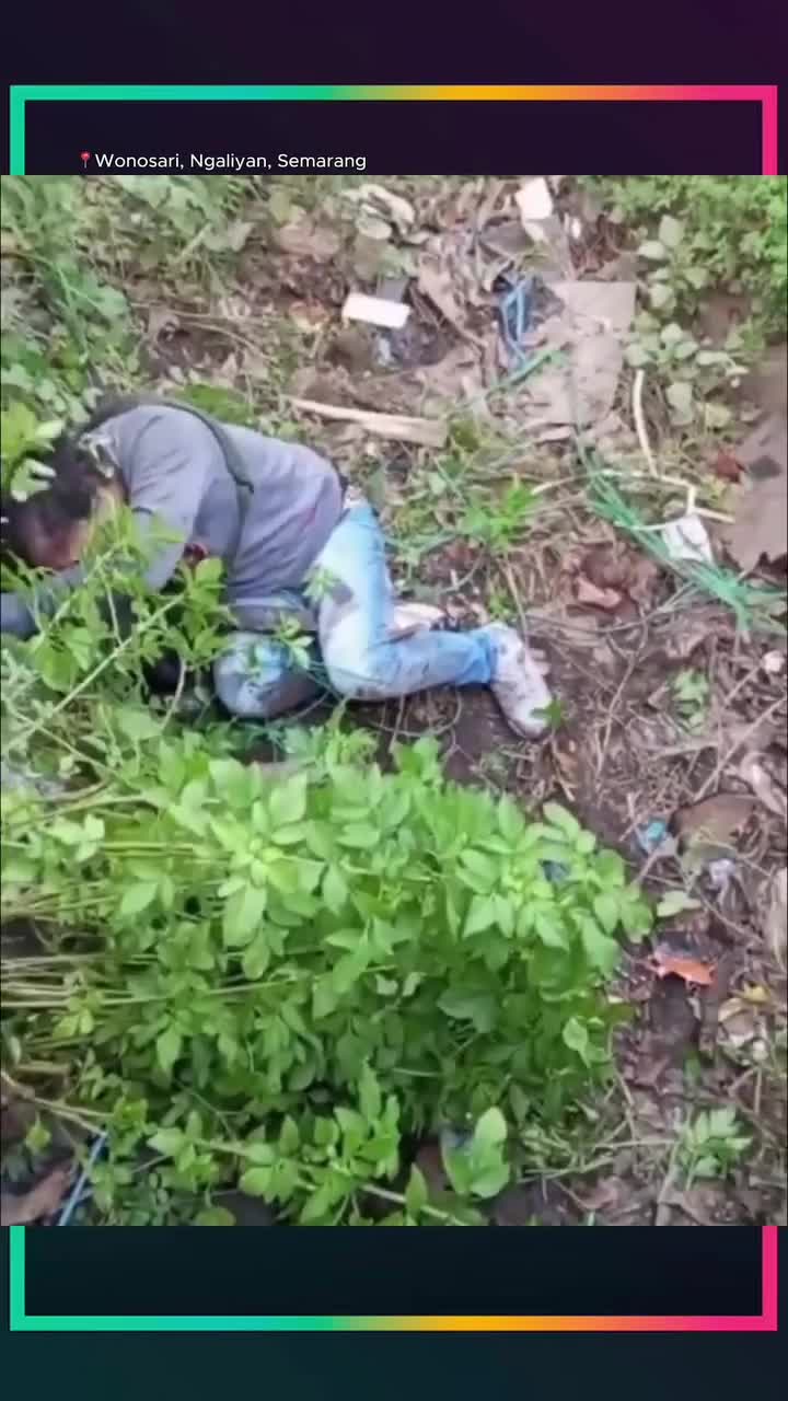 DC di amuk masa karena menarik motor milik seorang ibu di sertai intimidasi dan kekerasan. Wonosari, Ngaliyan, Semarang.  #Viral  #fyp  #RCT