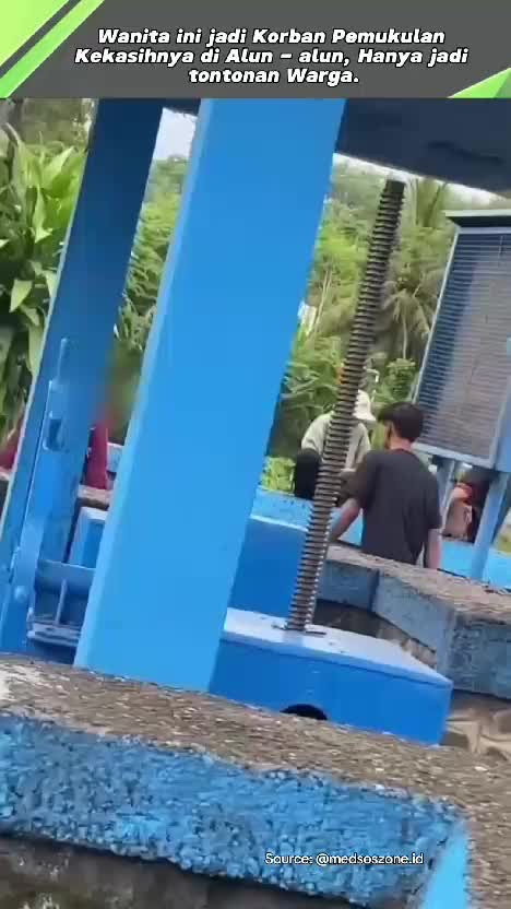 wanita ini jadi korban pemukulan kekasihnya hanya ditontonan publik. #Kekerasan  #wanita  #videoviral  #RCTIPlus 