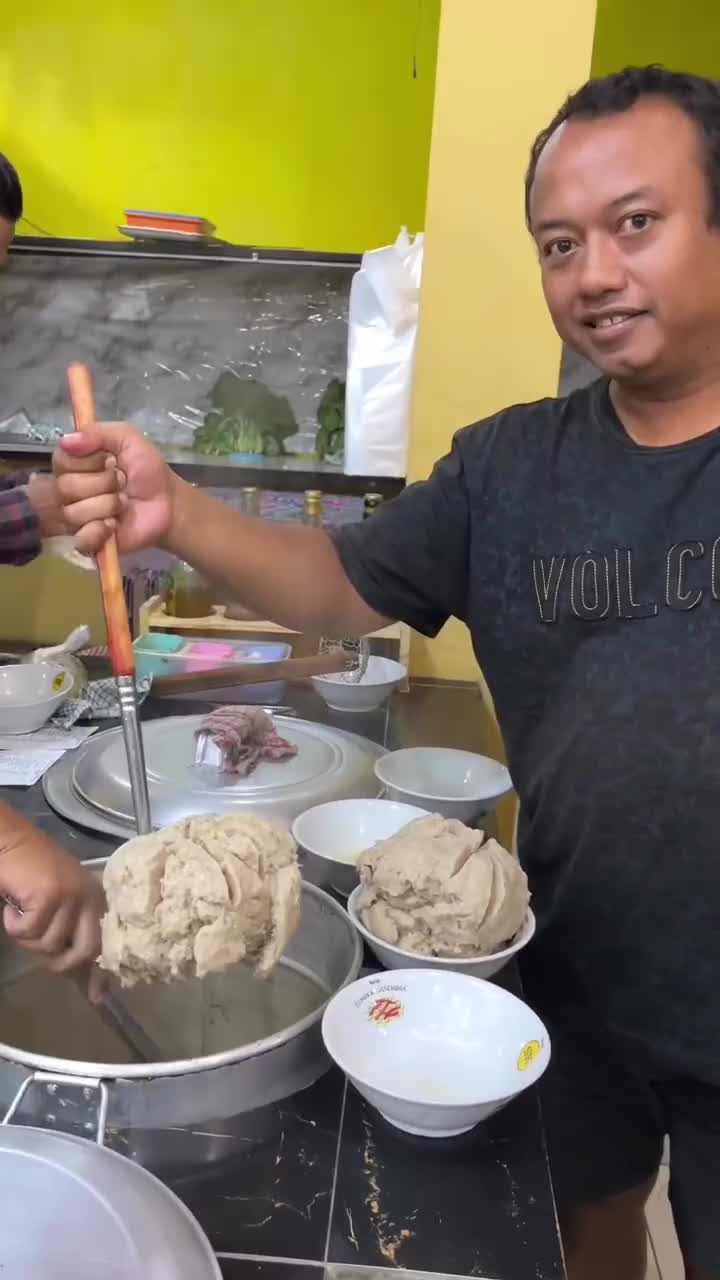Penampakan bakso satu kilo