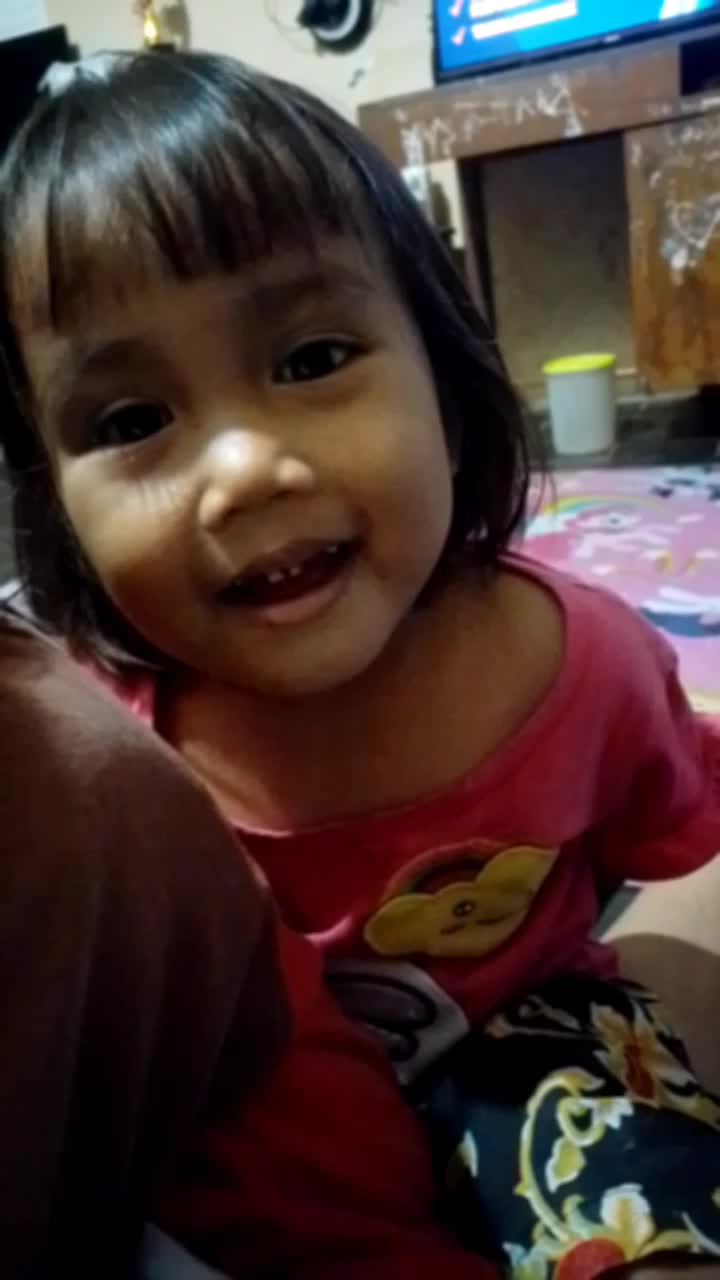 masya allah kayla. uda makin cerewet banget😁😁.
uda ngomongin pacaran juga😜😜😜
jangan ya dek ya
#MasyaAllah tabarokallah 😍 
#janganlupabahagia