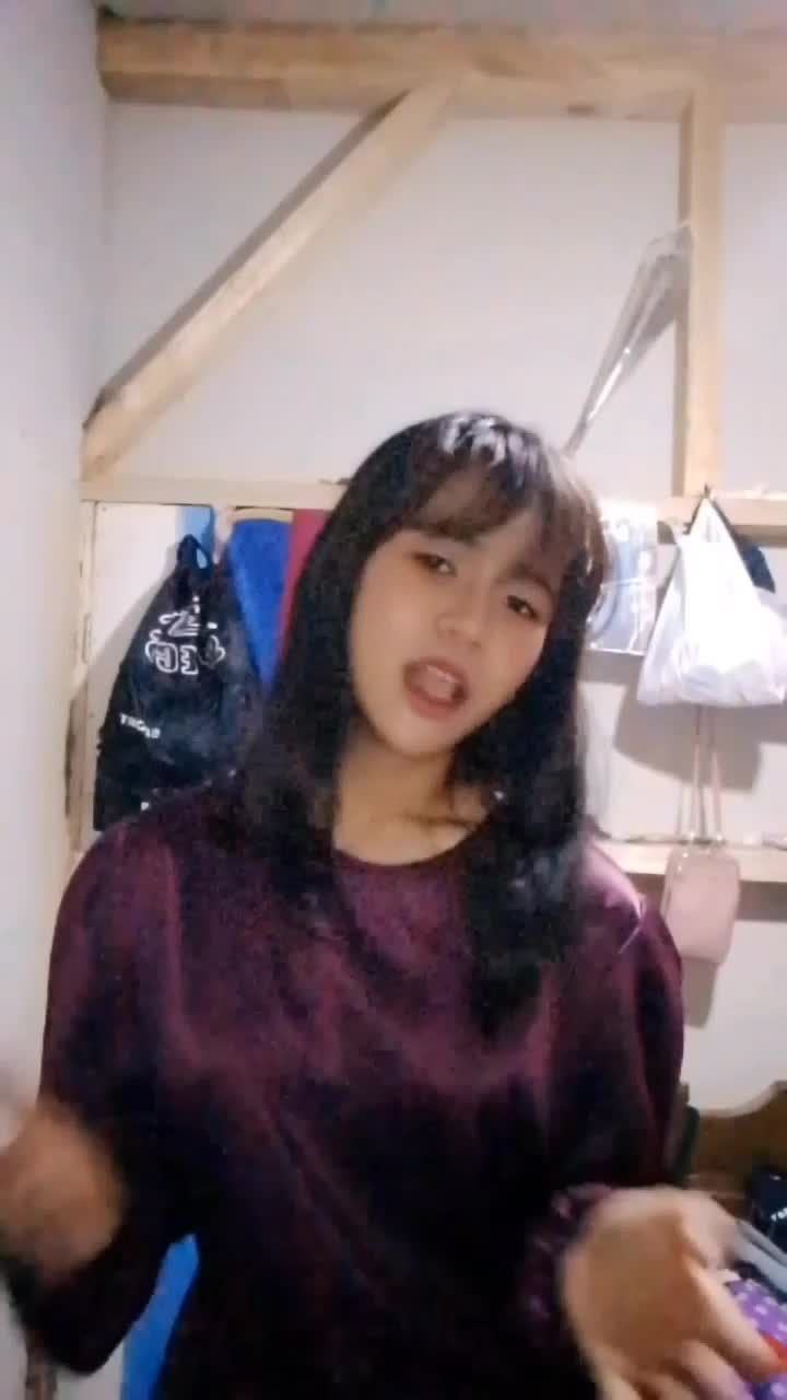 Assalamualaikum Wr.Wb. Perkenalkan nama saya KAMALIA OKTAVIA umur saya 15 tahun, saya berasal dari PROVINSI JAWA BARAT, KABUPATEN CIANJUR #a