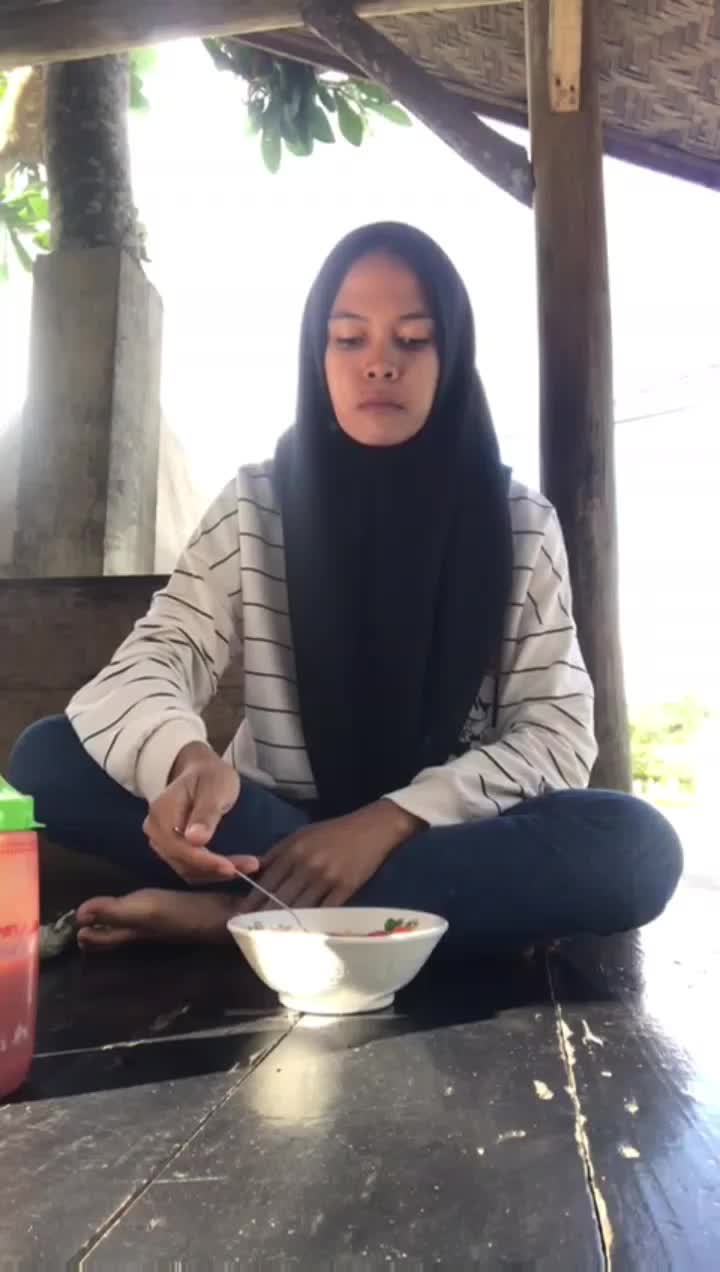 panas   gini tubuh butuh yg seger ga sih❤tidak lupaa ini enK bngt ges namanya siomay bandung #SALAMPERANTAUAN #fypシ゚viral 