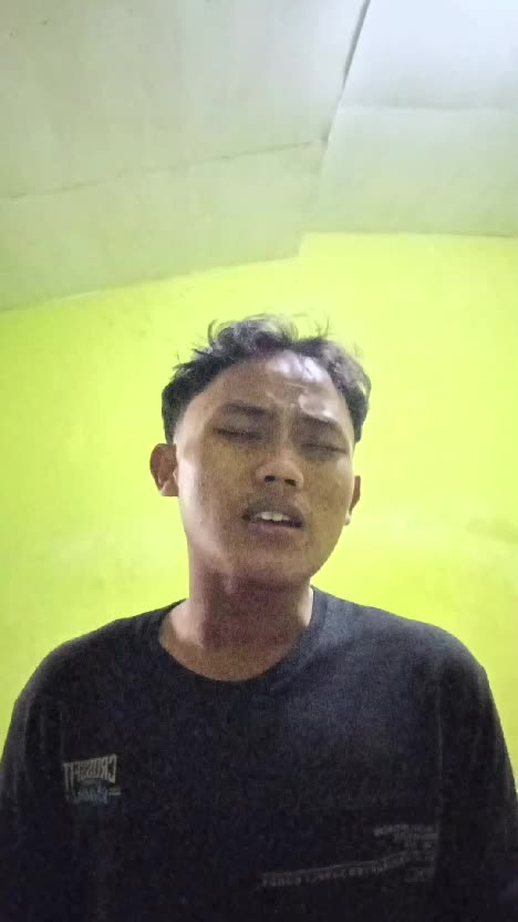 IDOL XIV KHOER MAULANA KURNIA 20 TAHUN KOTA MAJALENGKA