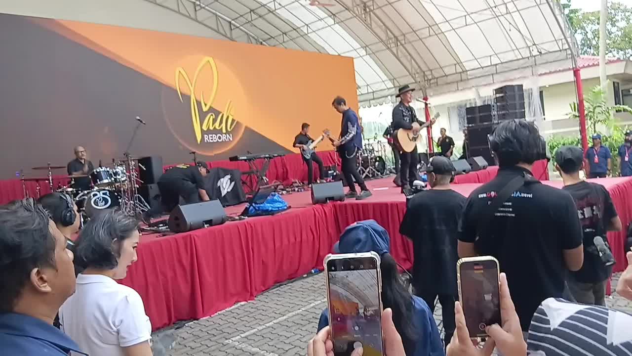 sang legends padi band