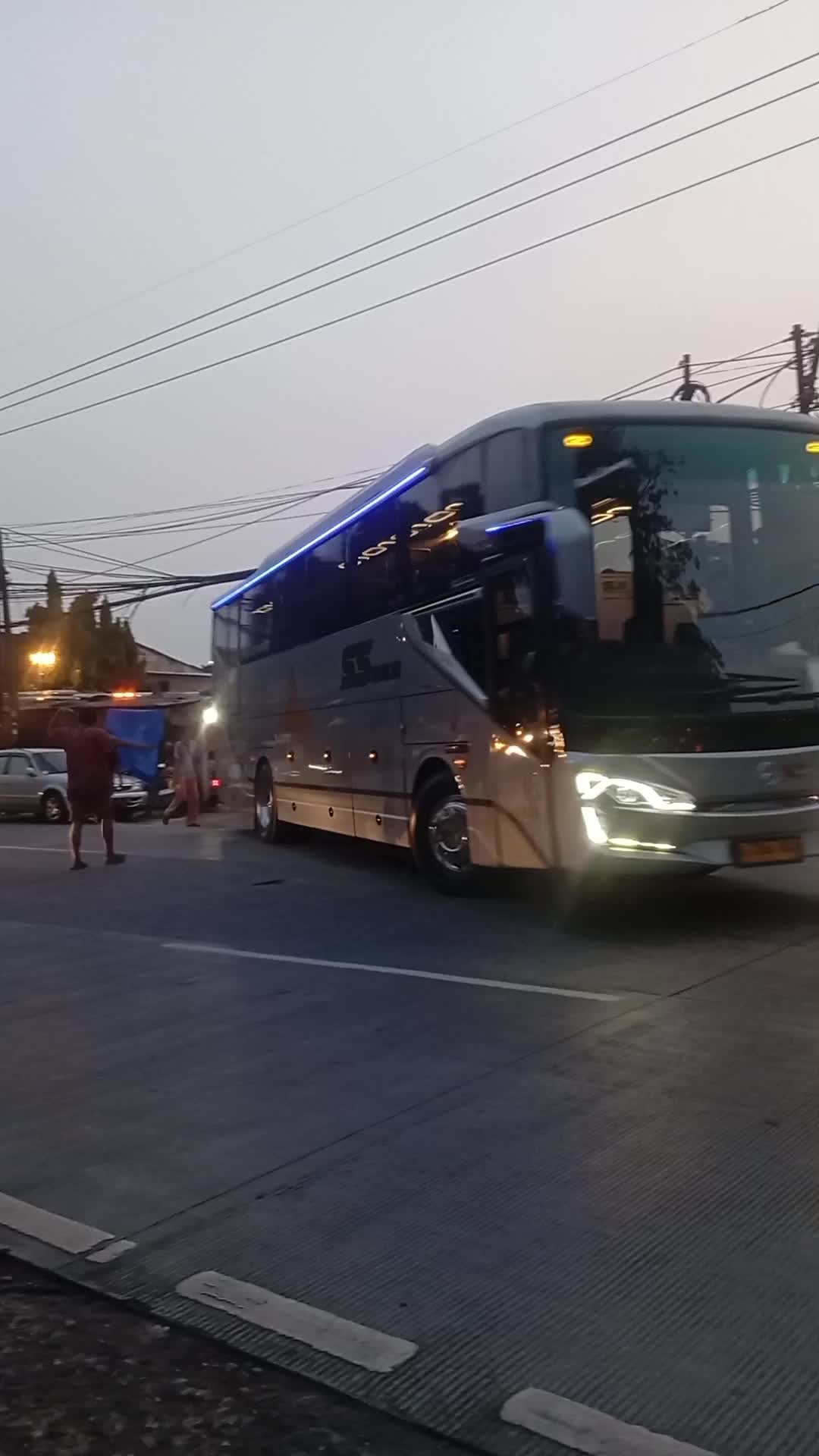 keluar terminal pondok pinang