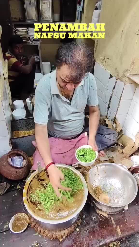Street food favorit prindavan

 #streetfood #prindavan_life #Food 
