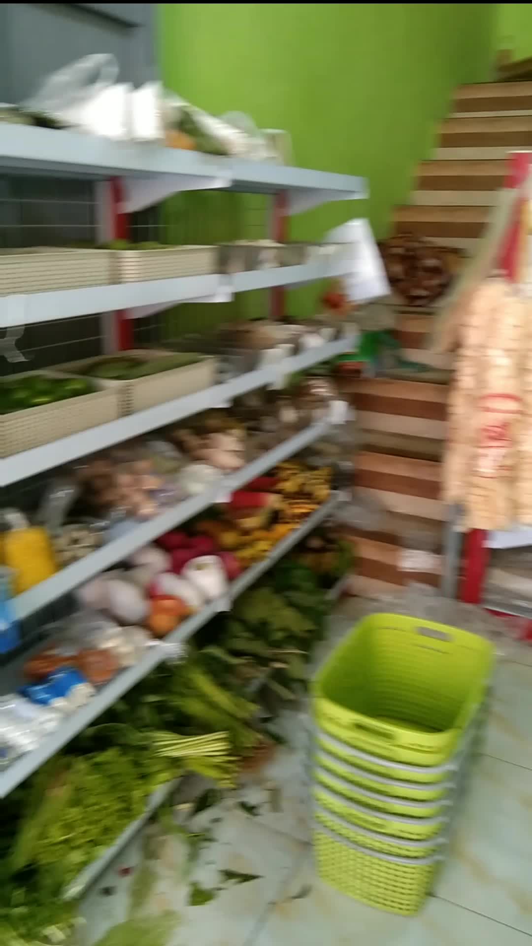 gaes kita belanja sayuran dulu nih, tapi masak apa yah