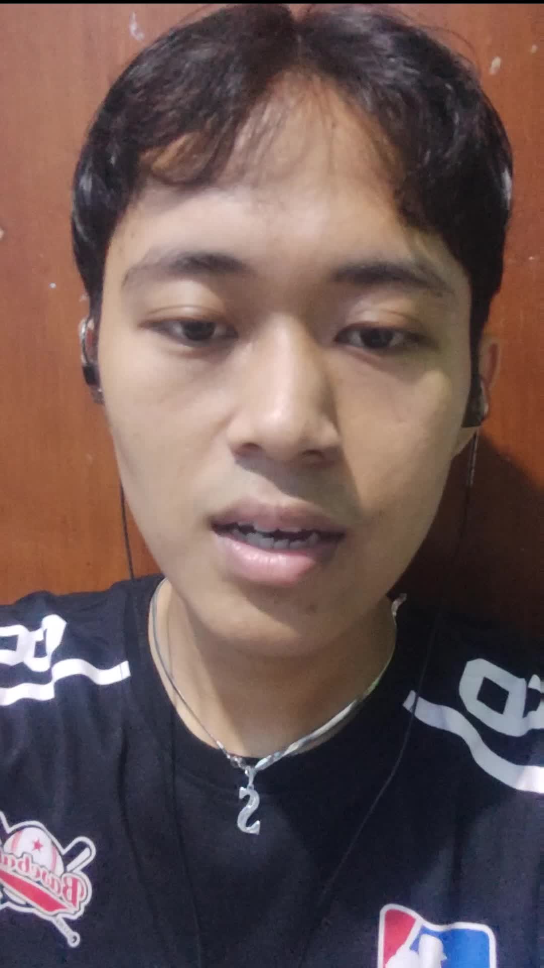 IDOL_XIV  nama : suganda  usia : 25 tahun  kota domisili : jakarta.  judul lagu : kalah lagi 