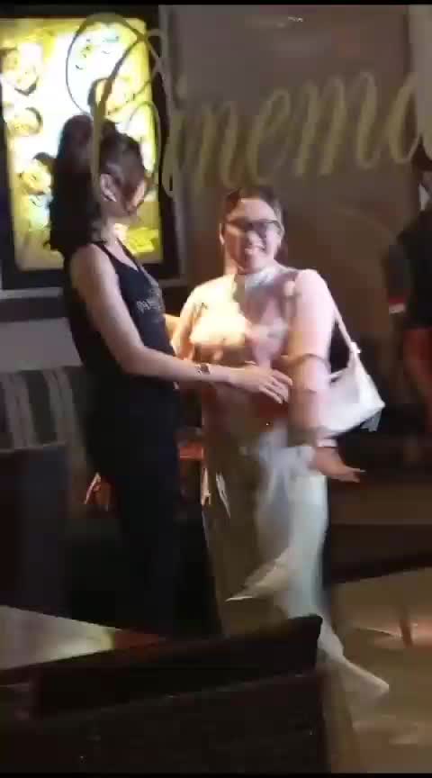 ga sengaja liat artis ini 👆👆

siapa mamanya ya ??