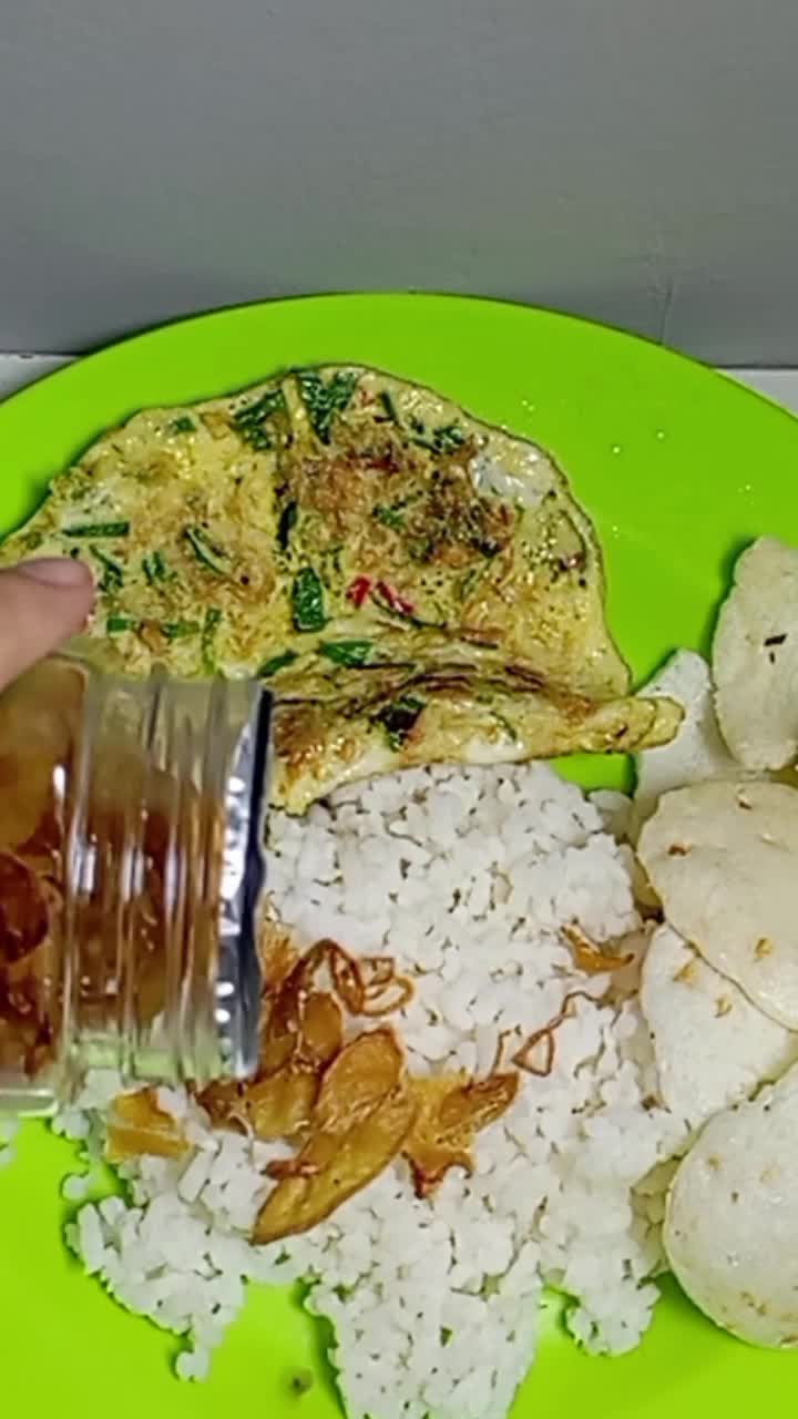 Makan siang yuk