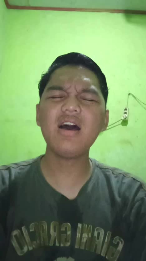 IDOL_XIII  ALAUDO BERTNATDO FADILLAH USIA 20 KOTA SUBANG  JUDUL LAGU JANGAN HILANG KAN DIA