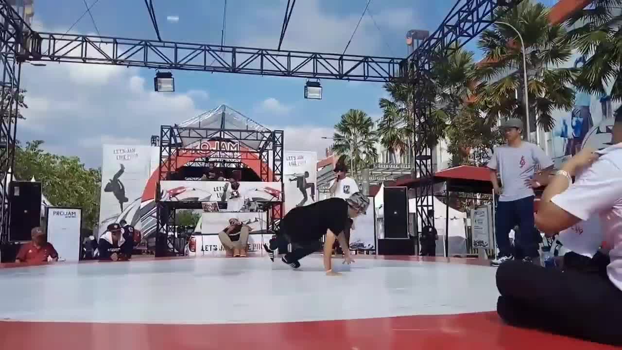 dance battle  - solo vs jombang