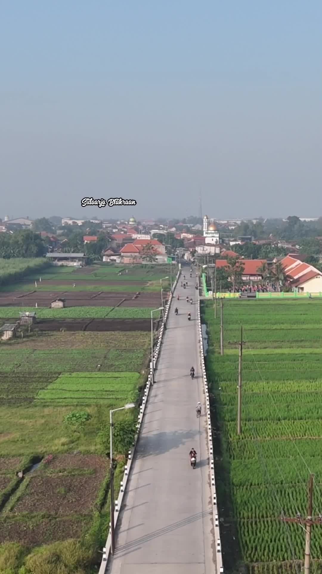 Jalan Desa Paling Syahdu di Wonoayu - Sidoarjo

Suasana Persawahan yang menyejukkan mata membuat kita tak berhenti ceria di perjalanan

#fyp
