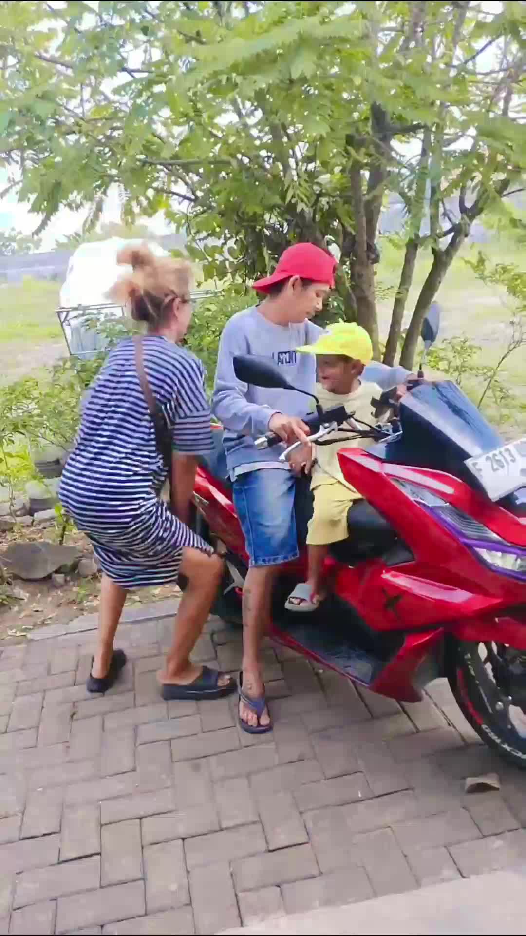 ketika emak_emak yang ga pernah kemana_mana di ajak jalan_jalan.