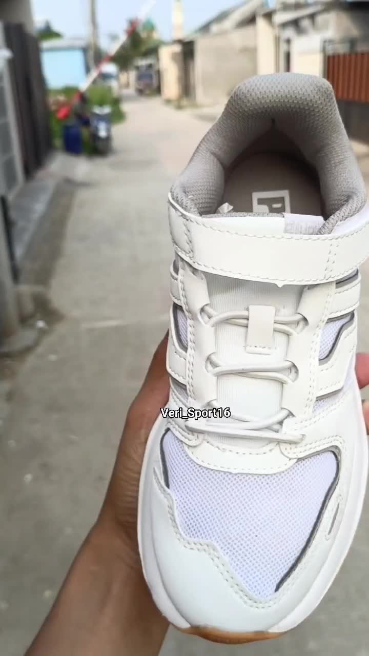 DISKON 70% SEPATU RUNNING ANAK ORIGINAL.
PIERO JOGGER 24 JR.
Rp.499.800 JADI Rp.150.000.

VERI SPORT ORIGINAL GAK HARUS MAHAL.
ORDER KLIK 👇
