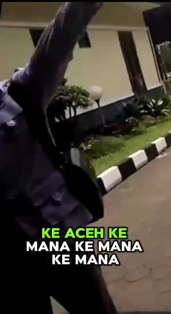 "Saya orang Gerindra, saya makelar proyek pengadaan alutsista, siapa berani sama saya".
