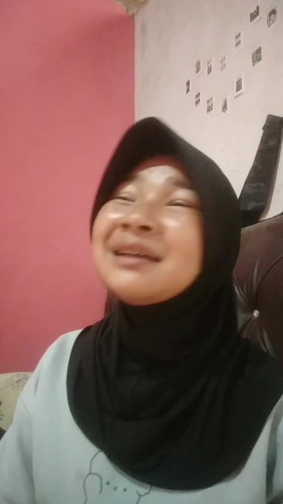 nadiya alkhofifa 14 th provinsi Sumatera Utara kabupaten Deli Serdang kecamatan beringin . trimakasihh 