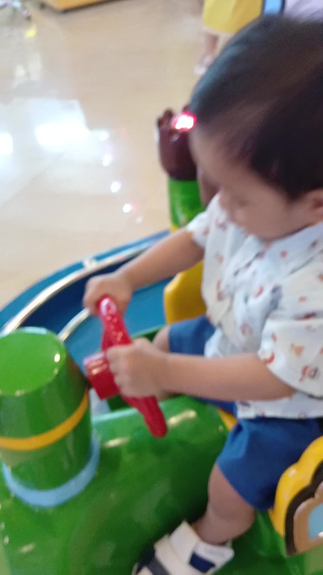 baby naik kereta #bahagiasederhana  #babylucu
