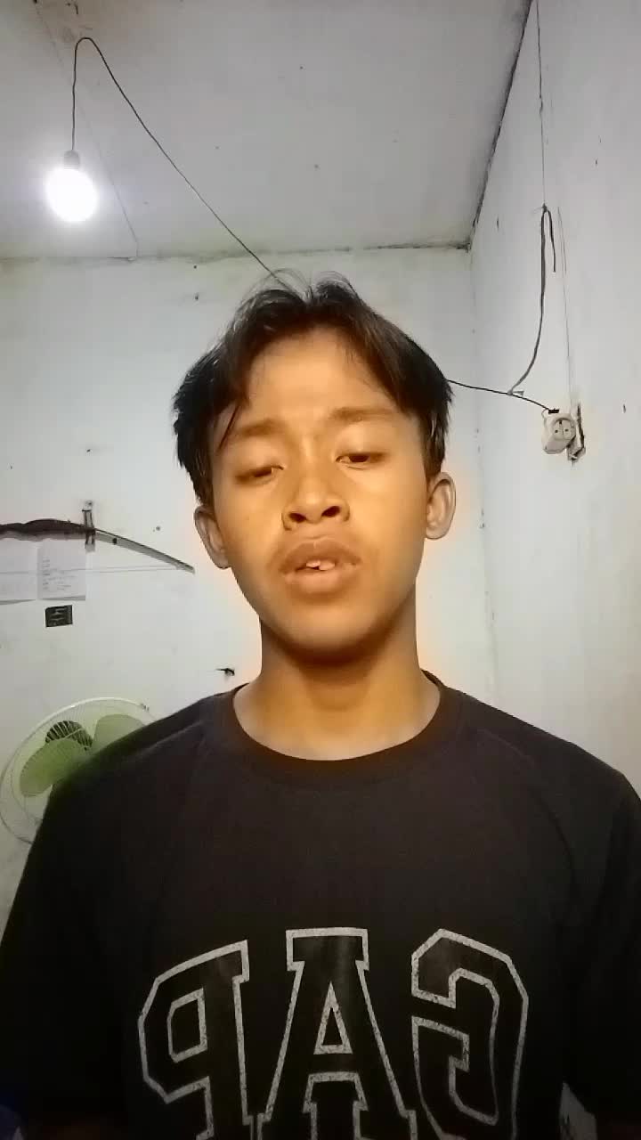 IDOL_XIII  NAMA [Maulana Ihsan alfahmi] USIA [17] KOTA DOMISILI [Bandung] JUDUL LAGU[janji setia -tiara Andini]