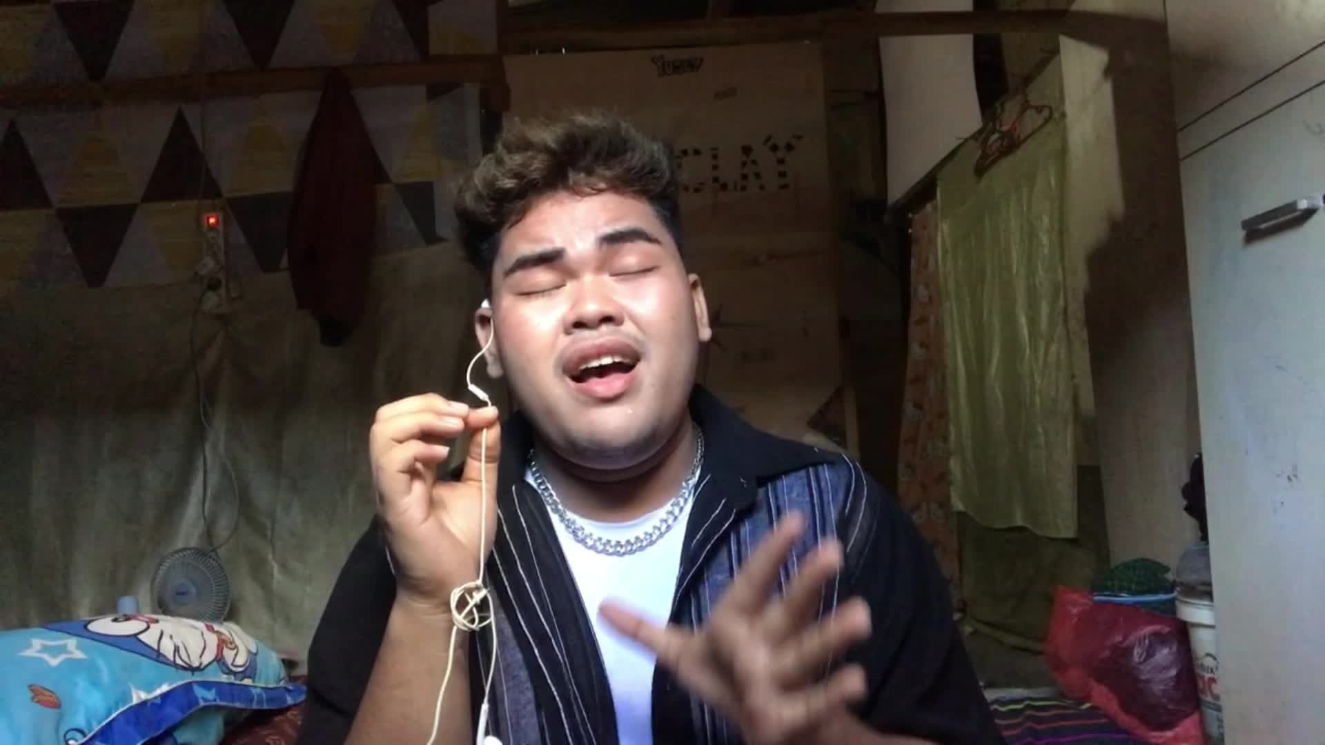 IDOL_XIII DANDIDANiELKUMBEA 23Tahun KOTAKOTAMOBAGU ONELASTCRY