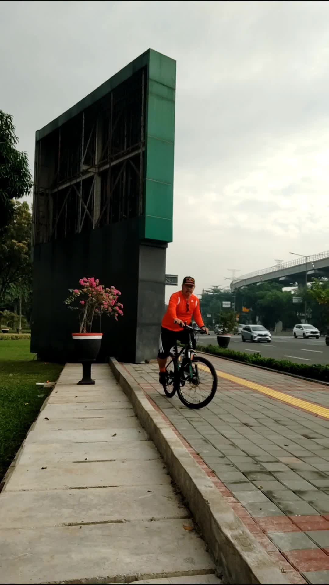 Gowes Tipis