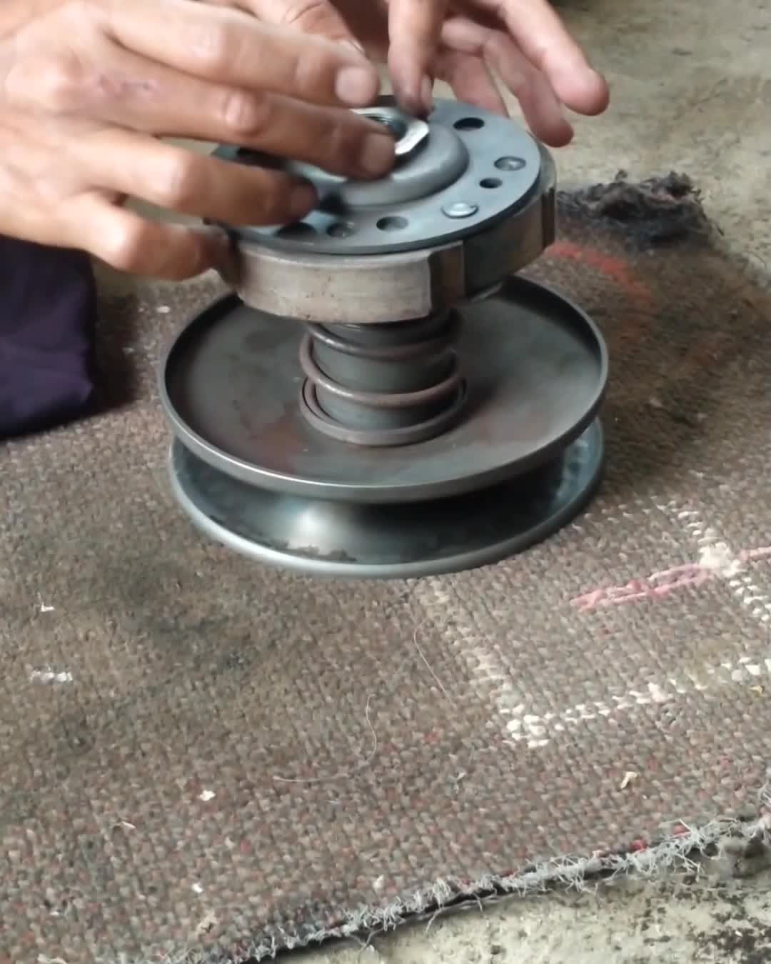 Urutan pemasangan Kampas Ganda  #mechanicalengineering #mechanic #RCTIPlus 