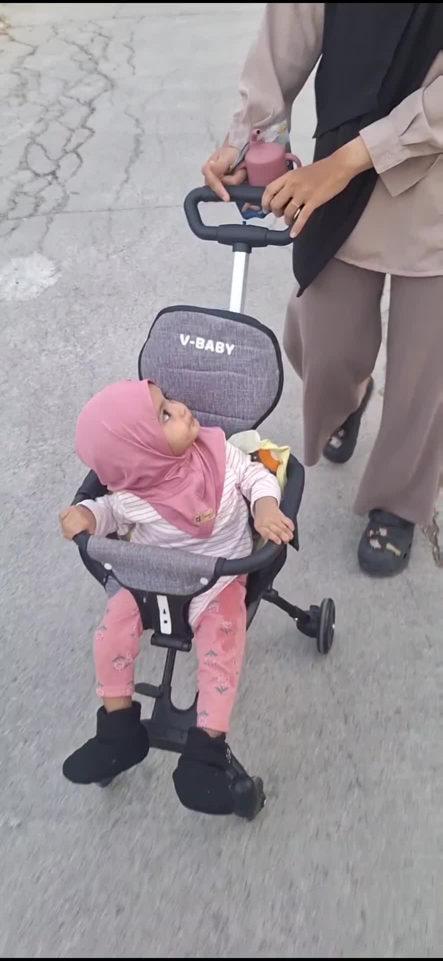Edisi Jalan Jalan sore keliling komplek



#family #video #reel #keluargacemara #fyp #viral 