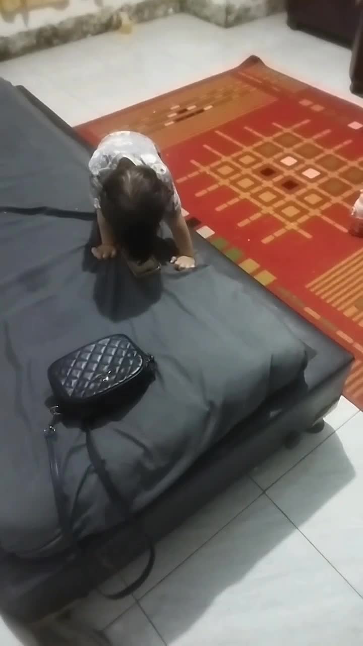 tiap hari anak ini hp terus