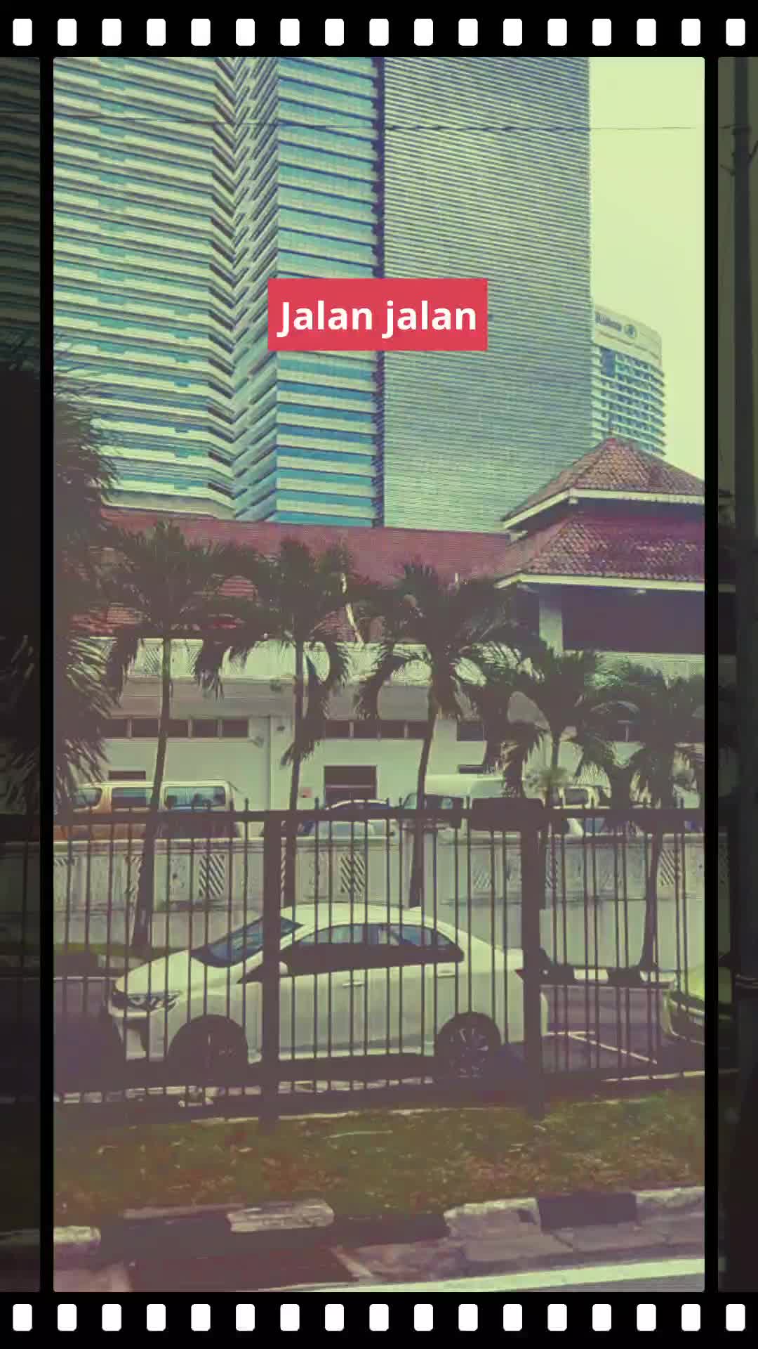 lagi jalan jalan